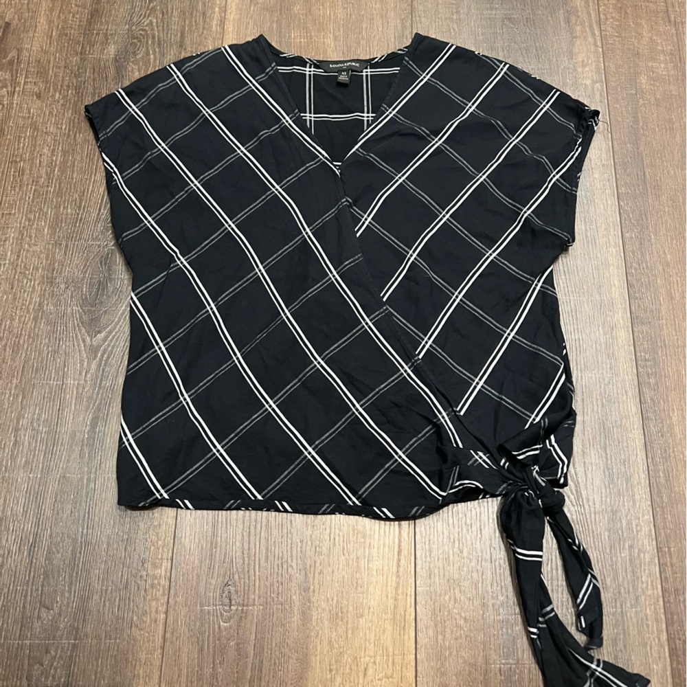 Banana Republic wrap front and tie blouse